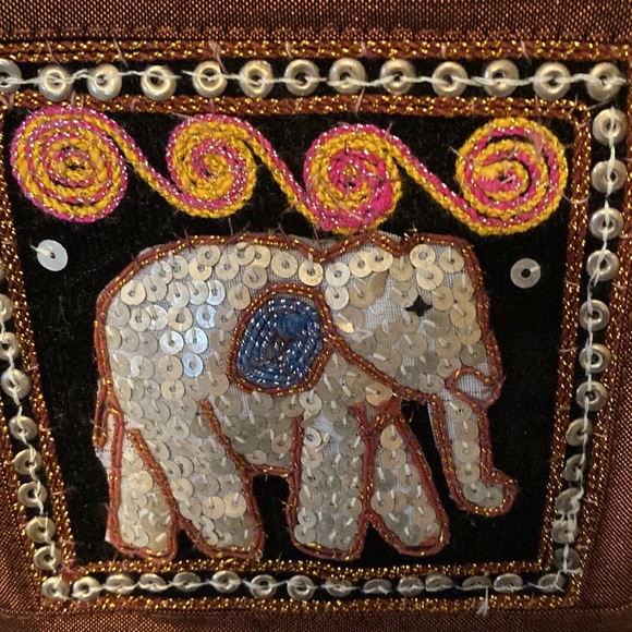 Three Baby Elephants Oriental Wall Hanging with Sequins NWOT - Picture 2 of 7